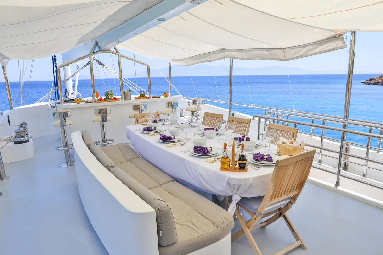 gul-maria-flybridge-sun-awnings-protection-scaled